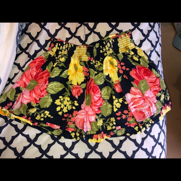 Girls skirt - Picture 2 of 6
